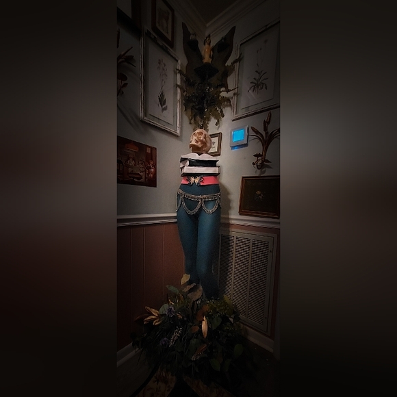 Meet your Posher, Courtney - Picture 3 of 8